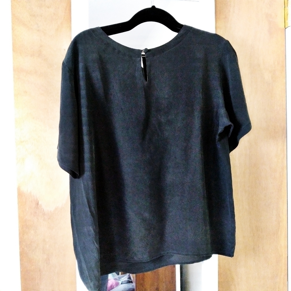 Oscar de la Renta Black Short Sleeve Silk Blouse - Picture 2 of 7